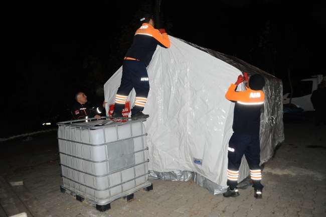 Muğla'da depremden etkilenen köyde çadır kuruldu