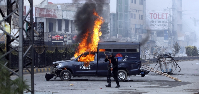 Pakistan'da seçim yasası protestolarında son durum