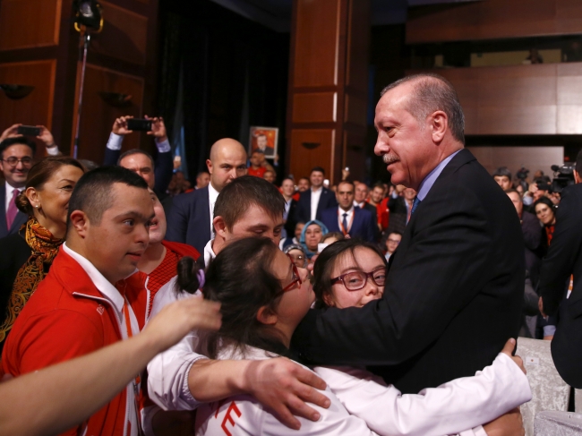 Cumhurbaşkanı Erdoğan 'Engelleri Aşanlar 2017' ödüllerini verdi