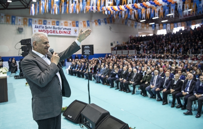 Başbakan Binali Yıldırım: Darbecilere direnmek meşru müdafaadır