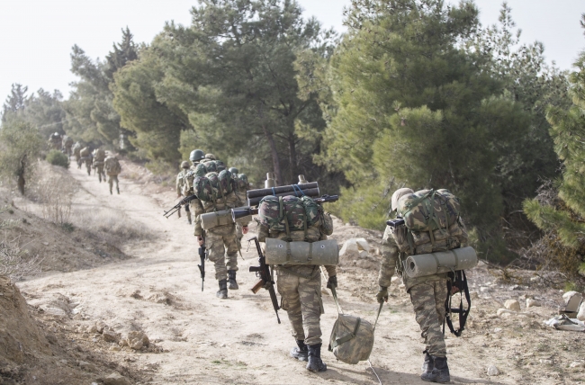 TRT Haber üç koldan kuşatılan Afrin'de