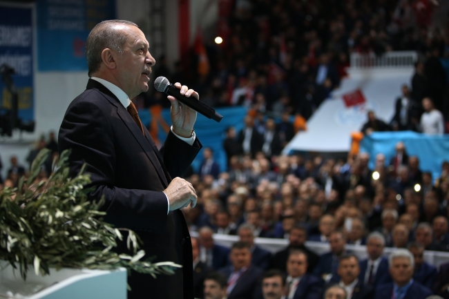 Cumhurbaşkanı Erdoğan: ÖSO'nun kolundaki fors Türk bayrağı, PYD'nin ise ABD bayrağı