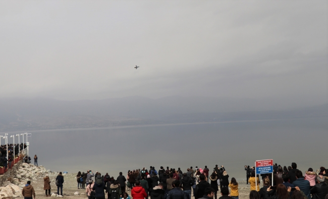 SOLOTÜRK, Atatürk'ün Burdur'a gelişi ve şehitler için uçtu