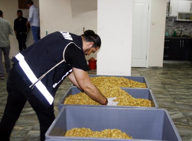 İzmir'de 5,5 ton kaçak nargile tütünü bulundu