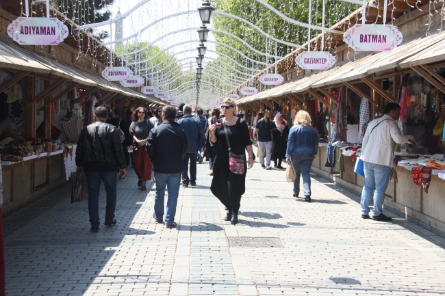 İstanbul'da sahillere ve parklara yoğun ilgi