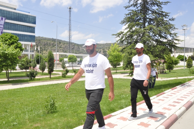 İşçilerin CHP Genel Merkezi'ne adalet yürüyüşü sürüyor