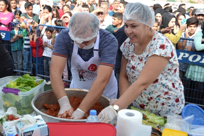 Adıyaman'da ödüllü çiğ köfte yarışması