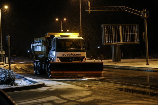 Ankara'da kar yağışı etkili oldu