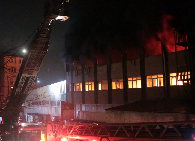 İstanbul'da fabrika yangını