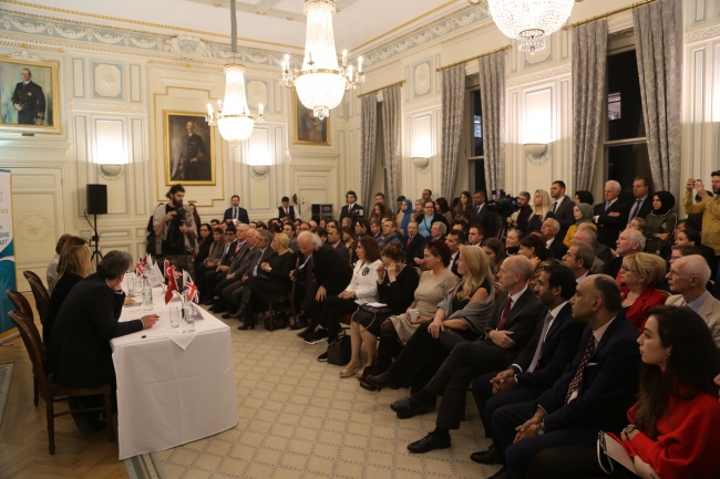 Cumhurbaşkanlığı, Londra'da "Değişen Ortadoğu'da Türkiye" paneli düzenledi