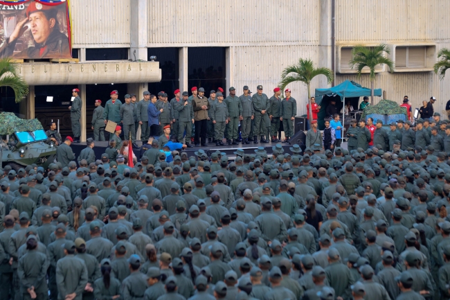 Venezuela Devlet Başkanı Maduro'dan gövde gösterisi