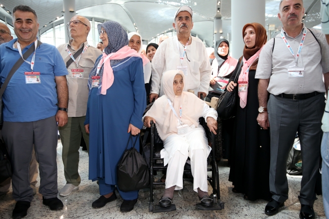 İlk hacı kafilesi kutsal topraklara uğurlandı