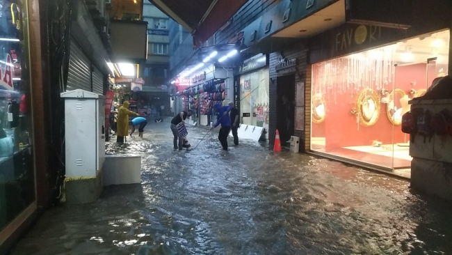 Zonguldak'ta sağanak zor anlar yaşattı