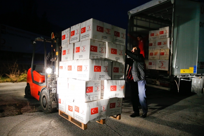 Türk Kızılay'ın yardım konvoyu Bosna Hersek'e ulaştı