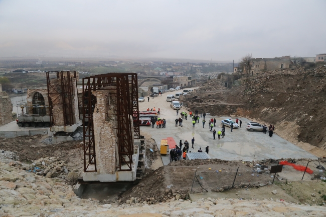 Hasankeyf'teki 609 yıllık Er-Rızk Camii taşındı