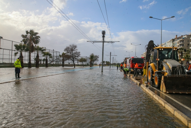 İzmir'de tramvay seferleri durduruldu