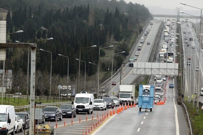 İstanbul'un giriş ve çıkışlarında denetimler sürüyor