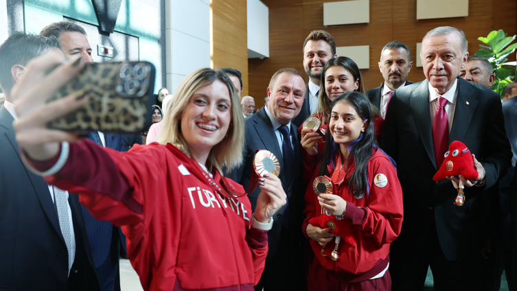 Cumhurbaşkanı Erdoğan, Paralimpik Takımı'nı kabul etti