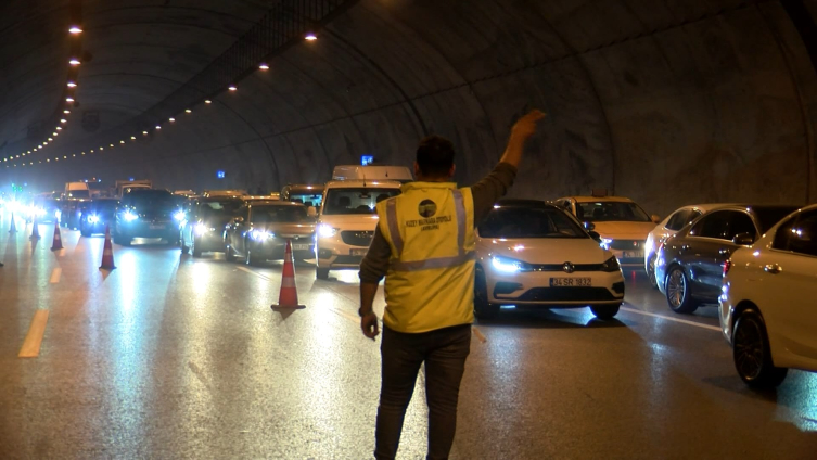 Yolcu otobüsü ile çarpışan motosikletli hayatını kaybetti