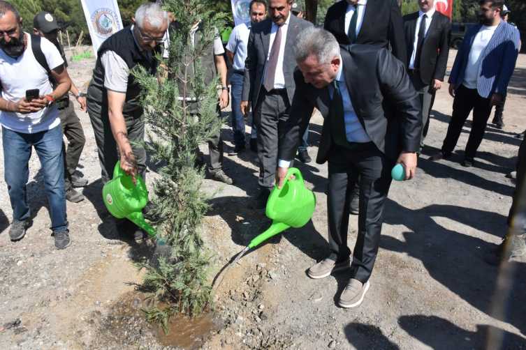 İzmir'de 15 Temmuz şehitleri için hatıra ormanı