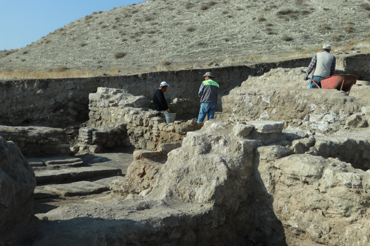 Julipolis Antik Kenti'nde yeni keşif: Atölye ve sikke bulundu