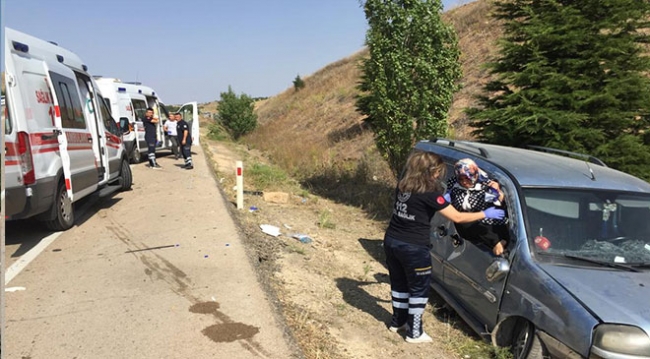 Kırıkkale'de hafif ticari araç devrildi: 1 ölü, 5 yaralı