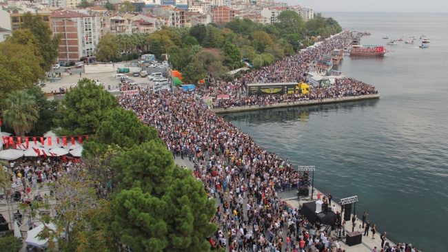 SOLOTÜRK'ten Sinop'ta gösteri uçuşu