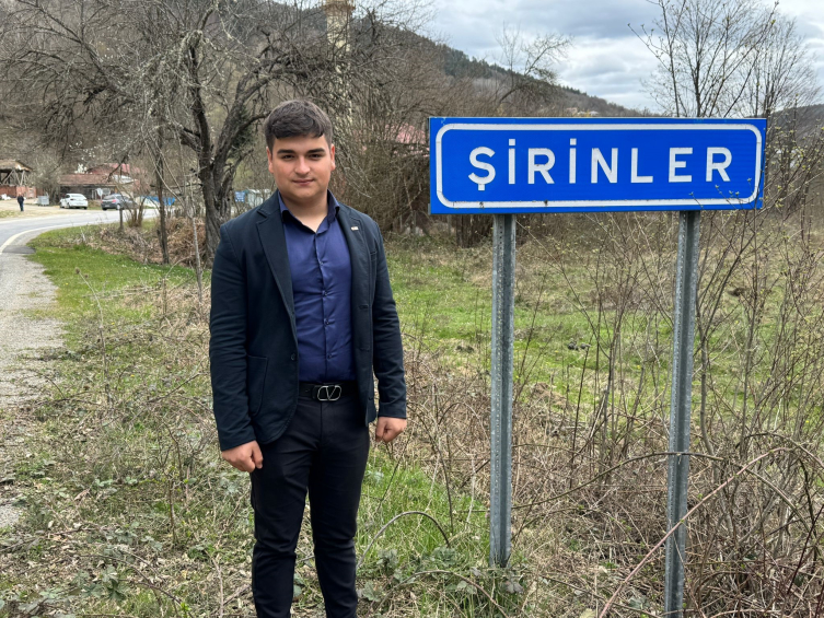 Şirinler'in muhtarı mazbatasını aldı