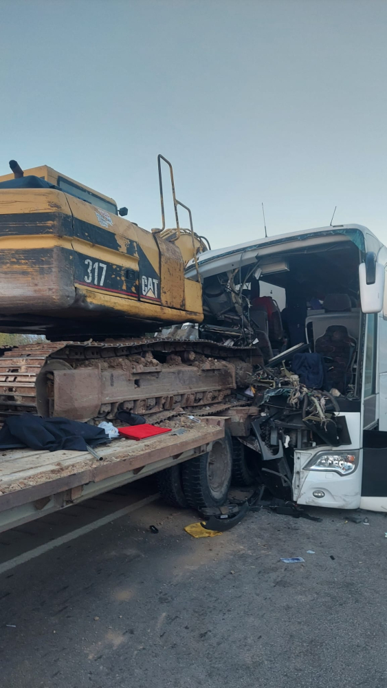 Amasya'da yolcu otobüsü tırla çarpıştı: 1 ölü, 10 yaralı