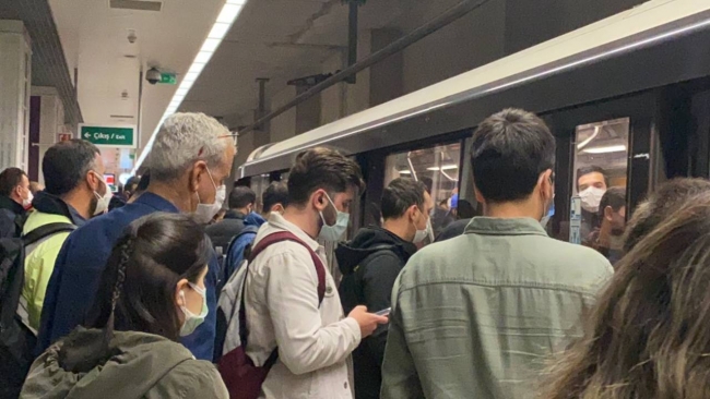 Tam kapanmanın ilk gününde İstanbul'da yoğunluk