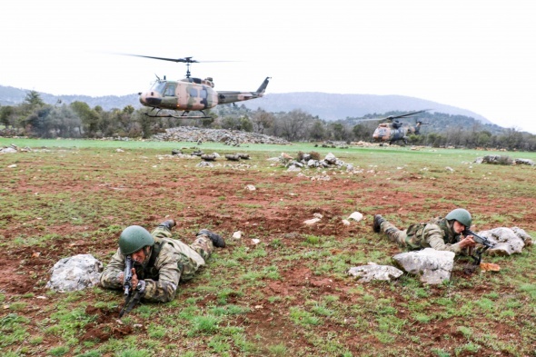 Komando asteğmen adaylarının nefes kesen eğitimi