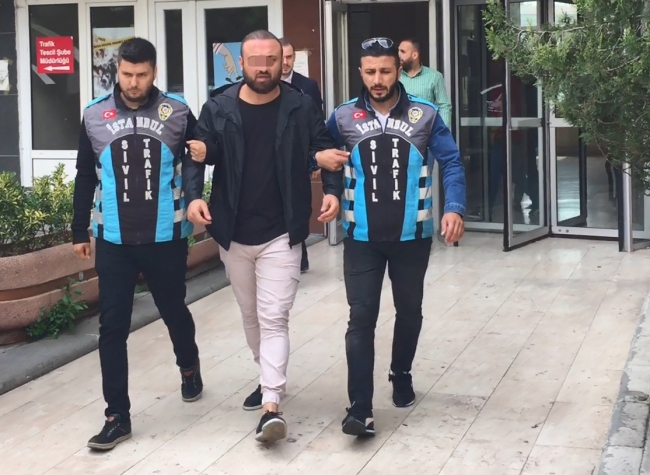 Polis otosuna makas atan sürücü gözaltına alındı