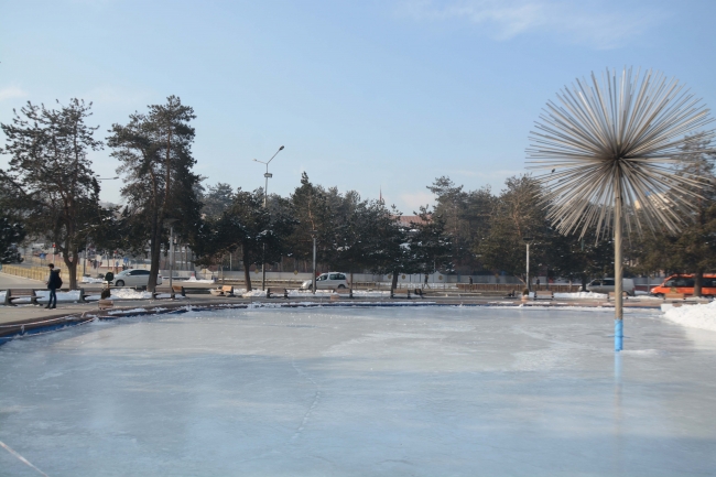 Kar ve tipi 31 yolu ulaşıma kapattı