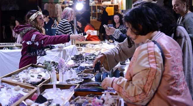 Avustralya'daki "gece pazarı" turistlerin ilgi odağı