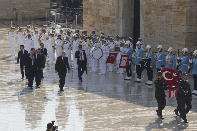 Cumhurbaşkanı Erdoğan Anıtkabir Özel defterini imzaladı