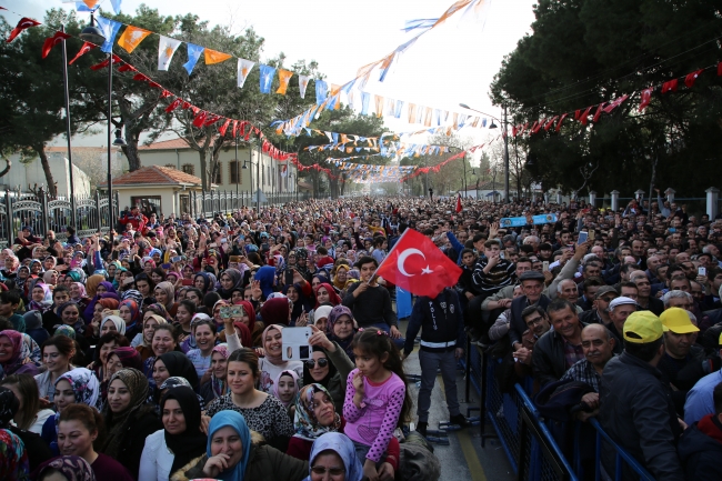 Başbakan Yıldırım: Mehmetçik Racu'yu ele geçirdi Afrin'e ilerliyor