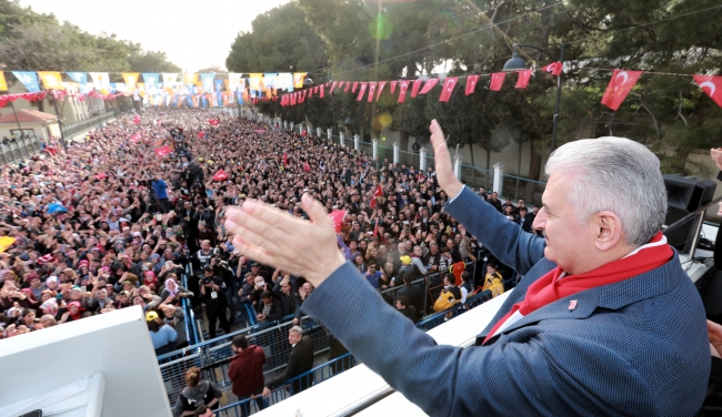 Başbakan Yıldırım: Mehmetçik Racu'yu ele geçirdi Afrin'e ilerliyor