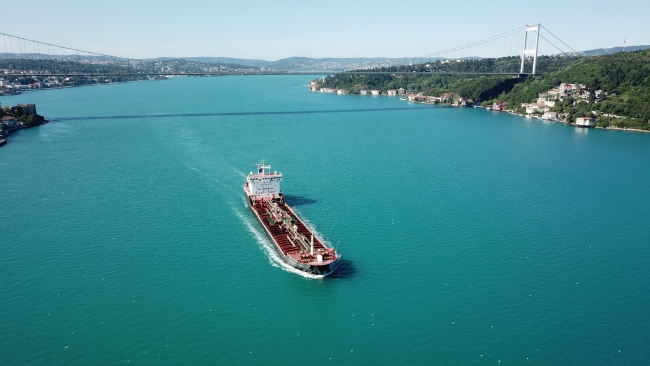 İstanbul Boğazı turkuaza büründü