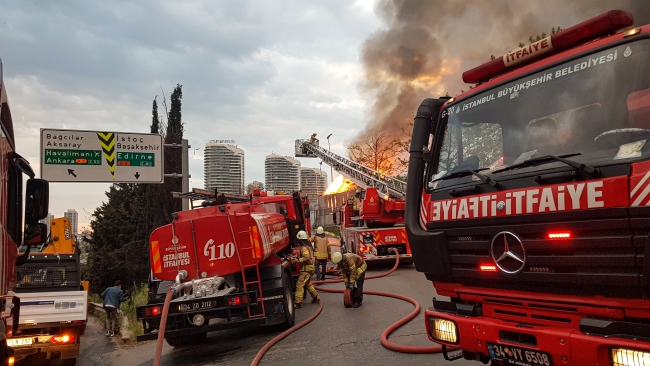 İstanbul'da geri dönüşüm tesisinde yangın