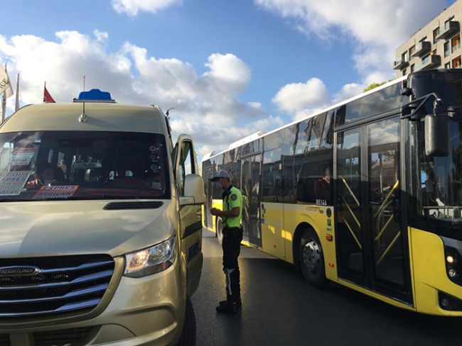 İstanbul'da minibüslerde Covid-19 denetimi