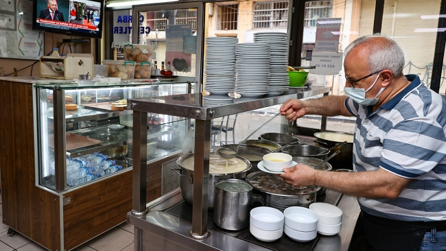 Restoran ve kafeler kapılarını açtı