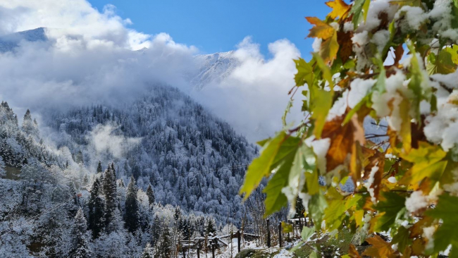 Rize yaylaları beyaza büründü