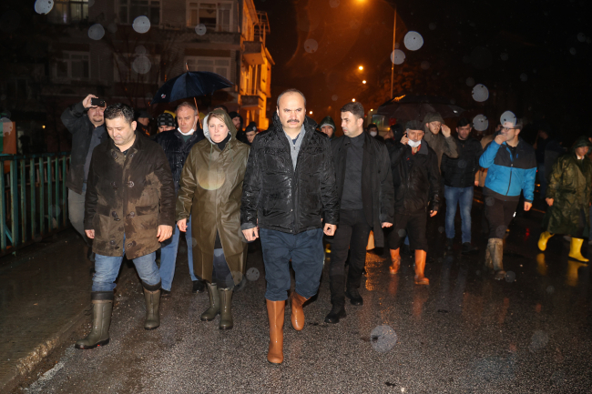 Edirne'de sağanak: Dereler taştı, mahsur kalanlar kurtarıldı