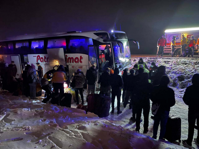 Aksaray'da yolcu otobüsü şarampole düştü: 4 yaralı