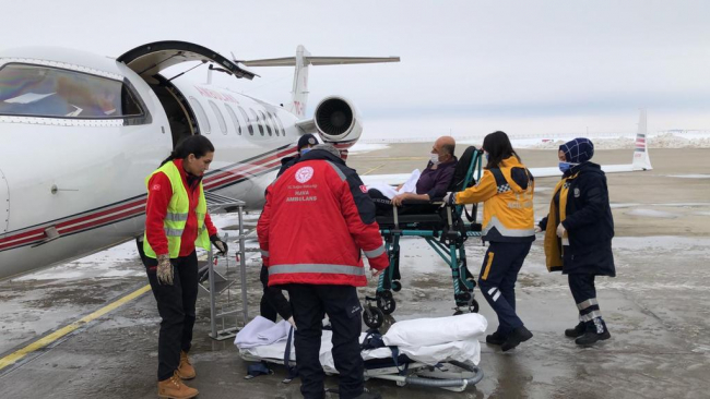 Adıyaman'da bir hasta ambulans uçakla Erzurum'a sevk edildi