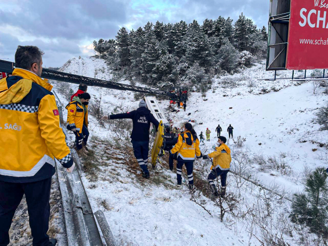 3 ilde yolcu otobüsleri kaza yaptı: Ölü ve yaralılar var