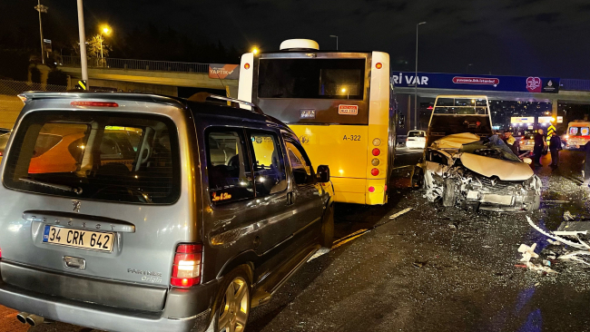 İstanbul'da zincirleme trafik kazası: 2 yaralı