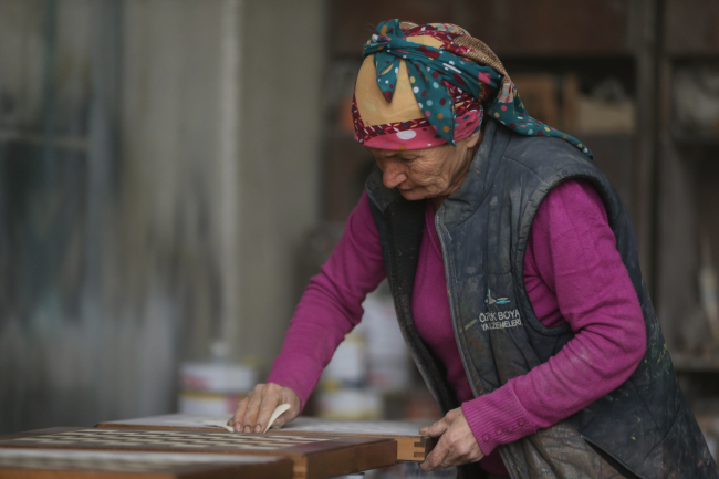 Sanayi'nin 'usta kadınları' özveriyle çalışıyor