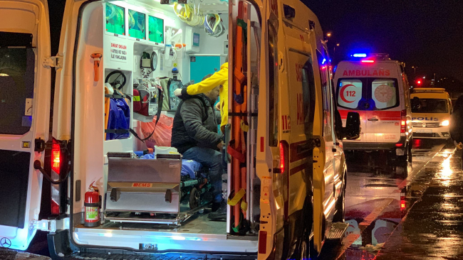 Maltepe'de trafik kazası: 2 yaralı