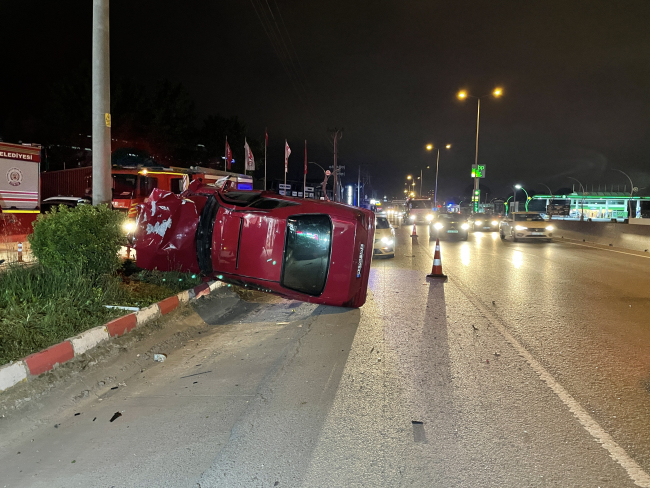 Kocaeli'de polisin 'dur' ihtarına uymayıp kaçan sürücü kazada ağır yaralandı